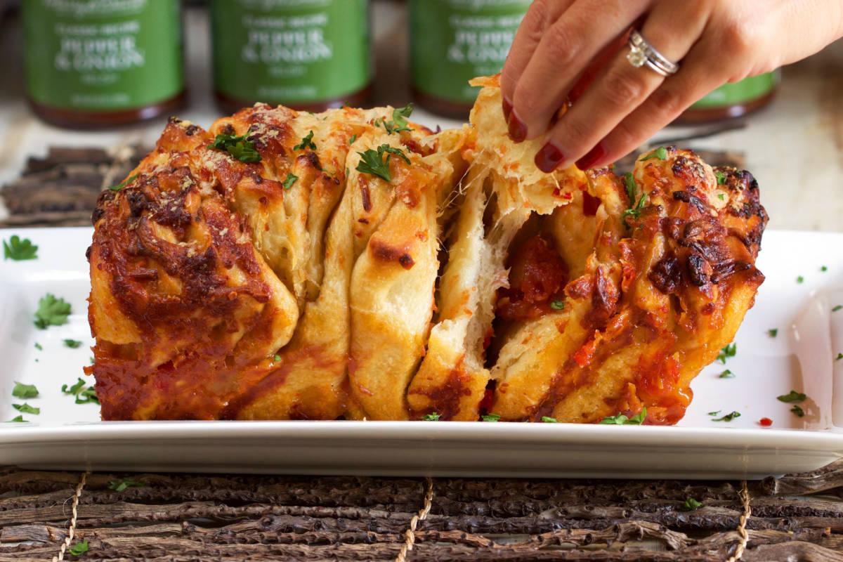 Article Cards Featured Image Cheesy Pepper and Onion Pull Apart Bread