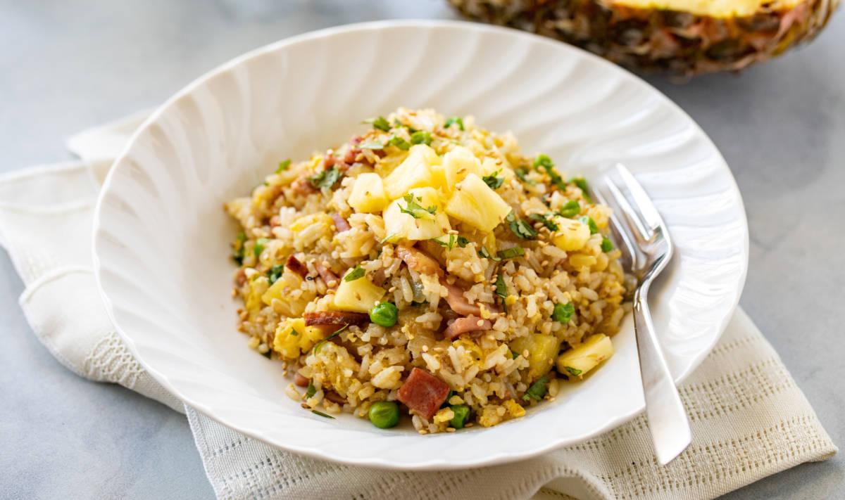 Article Cards Featured Image pineapple fried rice with ham