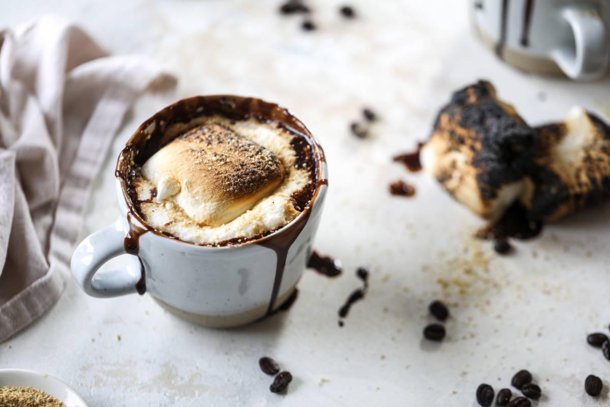 Article Cards Featured Image Start your morning right with this delicious cup of S'mores Mocha Latte Coffee!