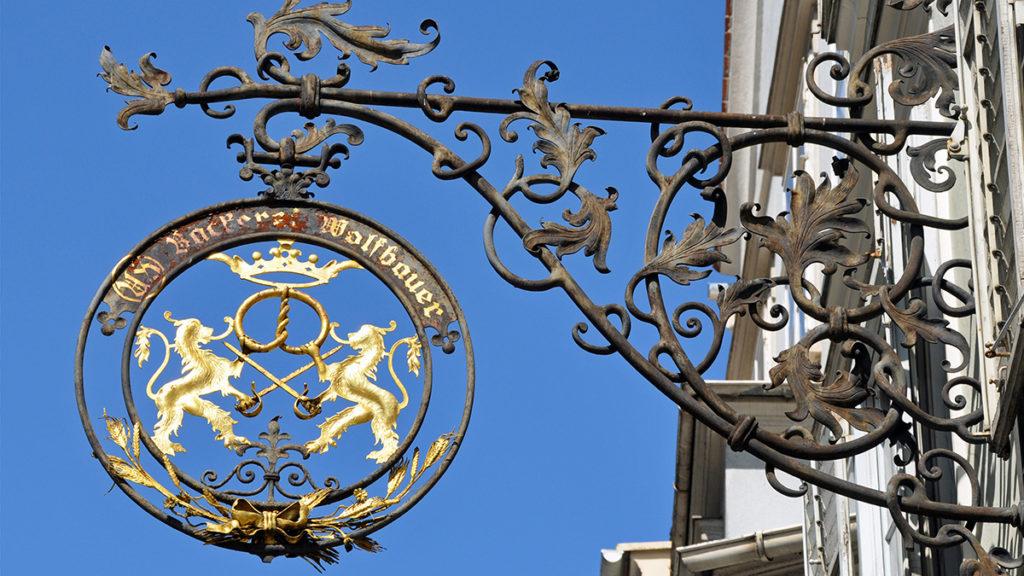 Photo of the sign of the baker as part of the history of the pretzel