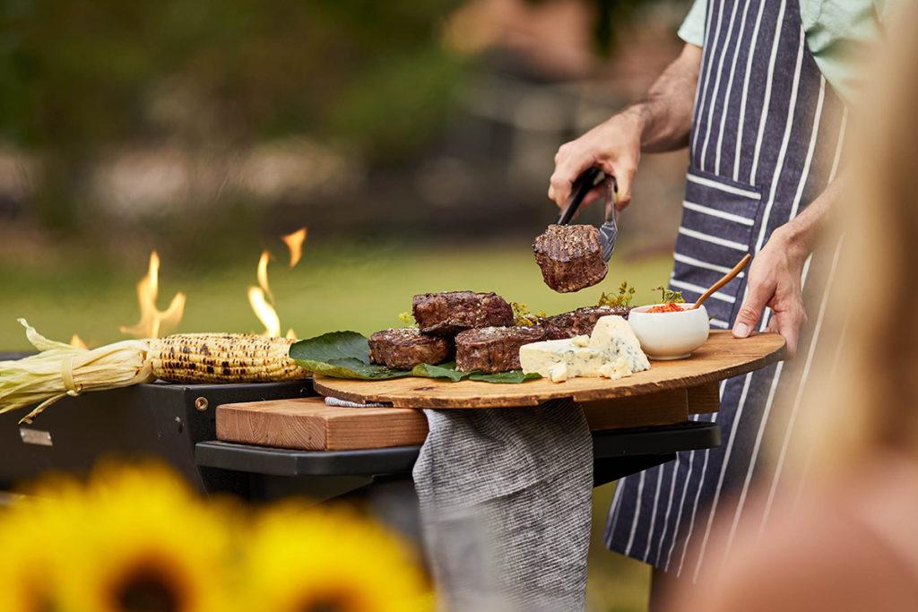 grilling steaks